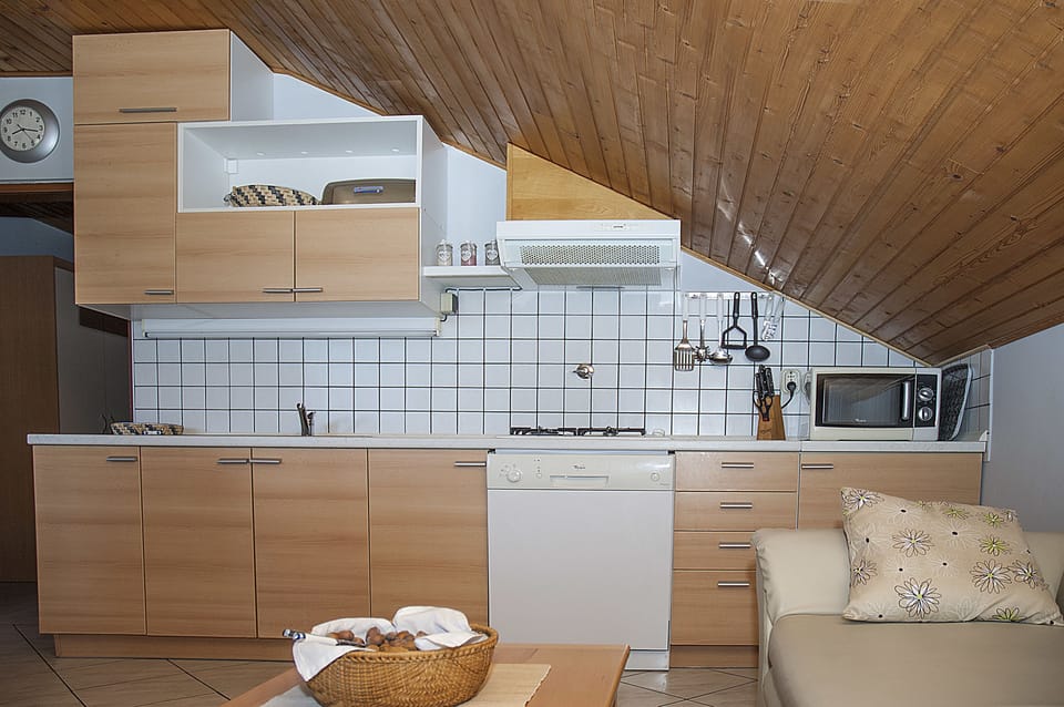 Apartment, 2 Bedrooms (6 Adults) | Private kitchen | Fridge, microwave, stovetop, dishwasher