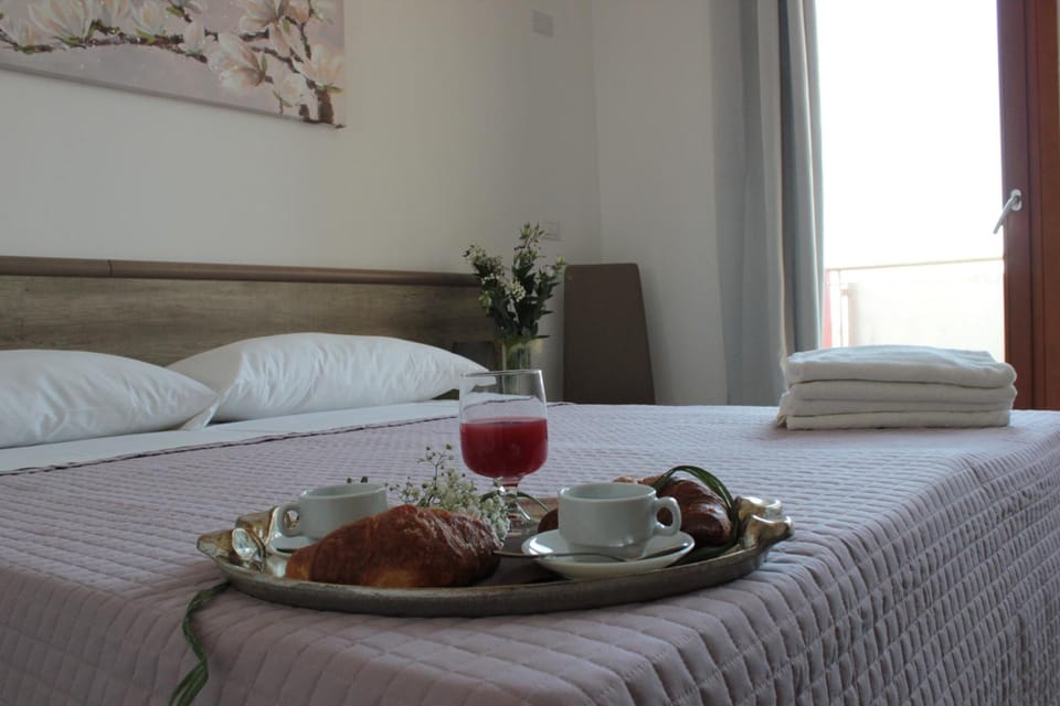 Desk, blackout drapes, soundproofing, free WiFi