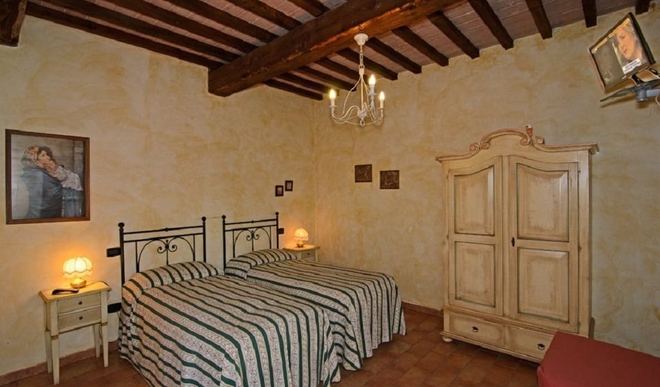 Cribs/infant beds, free WiFi, bed sheets