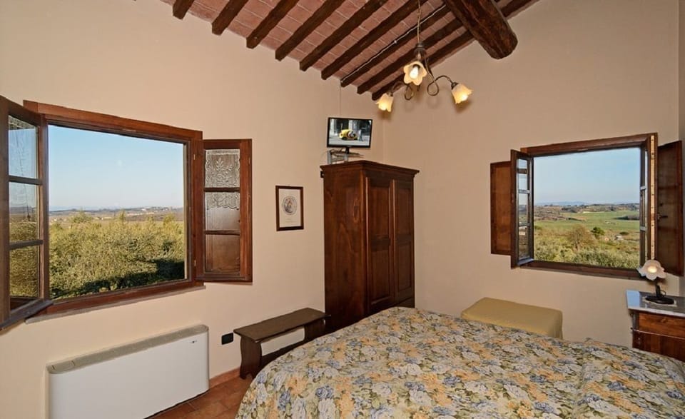 Cribs/infant beds, free WiFi, bed sheets