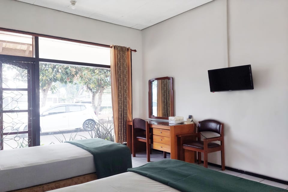 Standard Room | Desk, free WiFi, bed sheets