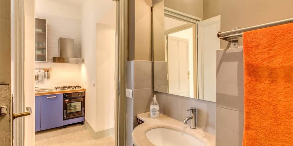 Apartment, 3 Bedrooms | Bathroom sink