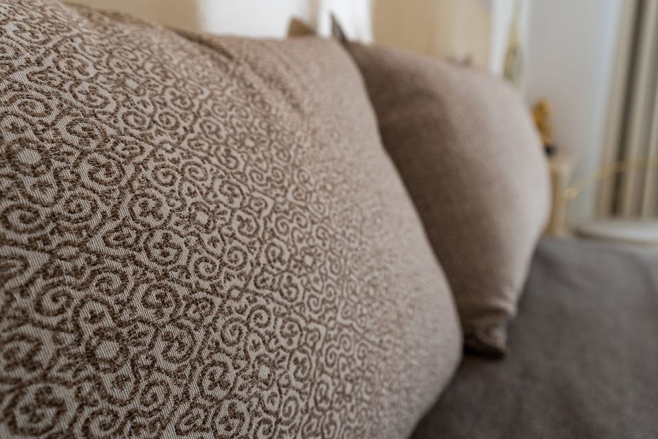 Suite (Golden) | In-room safe, desk, soundproofing, iron/ironing board
