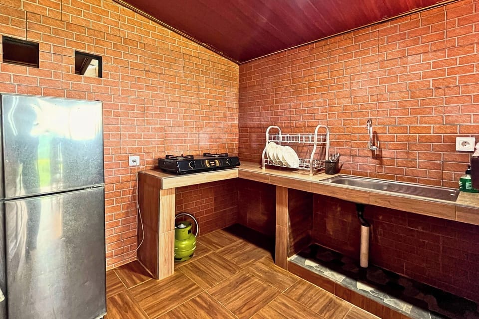Wooden Suite with Mountain View | Private kitchen