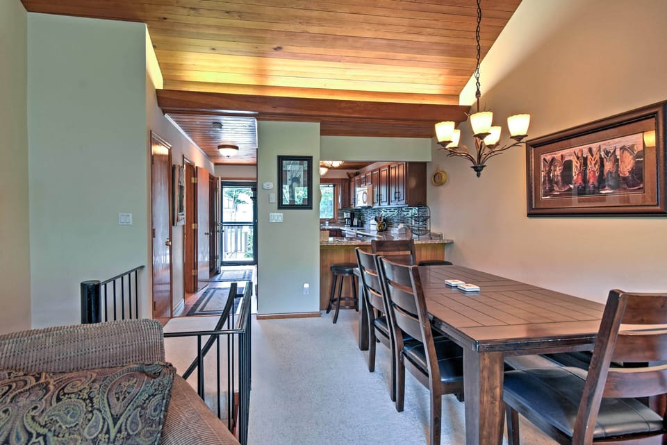 Dining Table | Dishware Provided