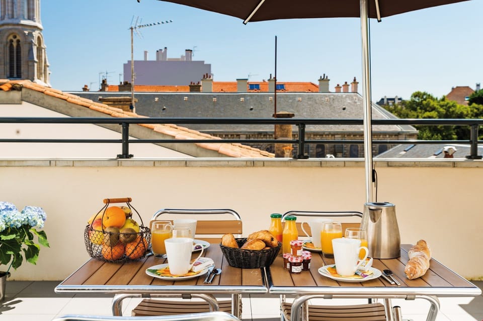 Indulge in the delicious paid breakfast service on-site!