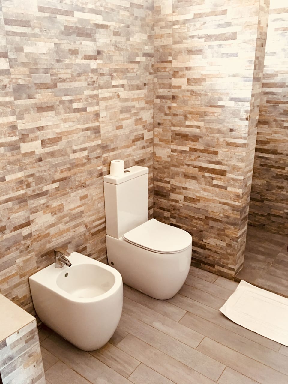 Deluxe Room, 1 Bedroom, Ocean View | Bathroom | Shower, free toiletries, hair dryer, towels
