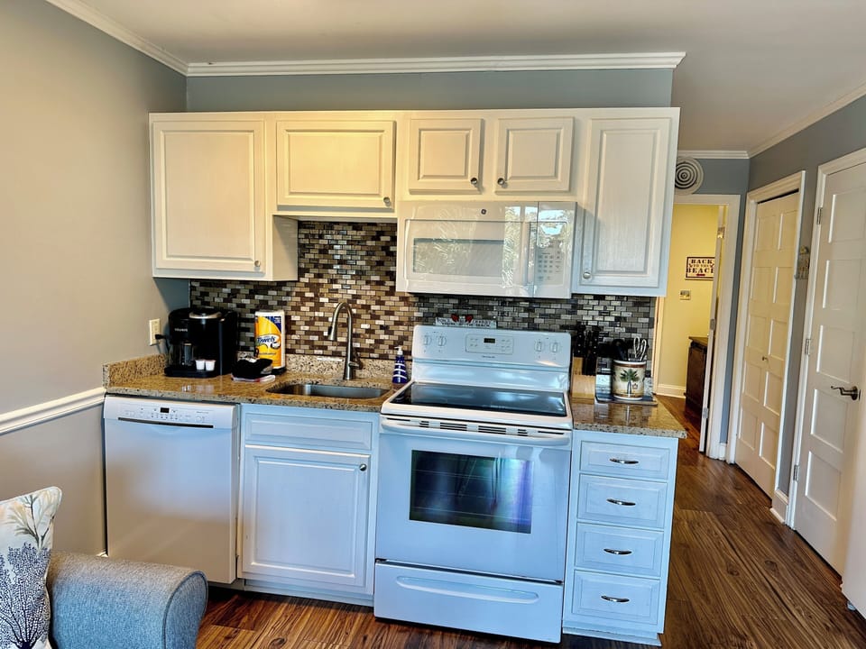 Kitchen - Fully equipped kitchen