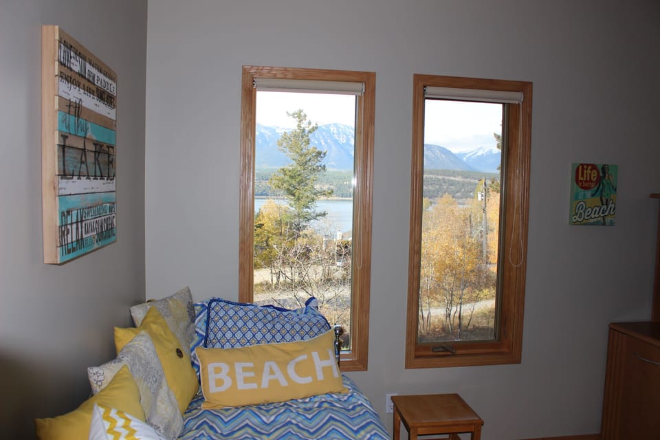 Main Floor Den/Bedroom, gorgeous lake view