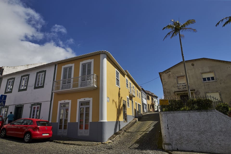 Casa vista da Rua da Pereira