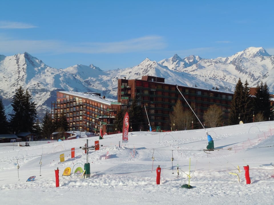 Snow and ski sports
