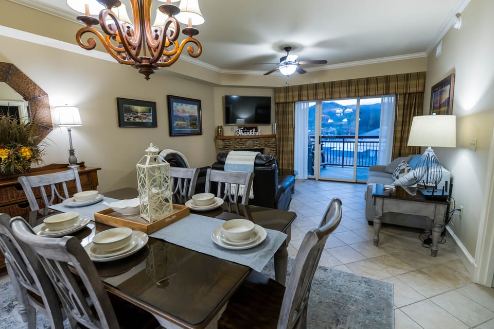 Dining table with 6 chairs
