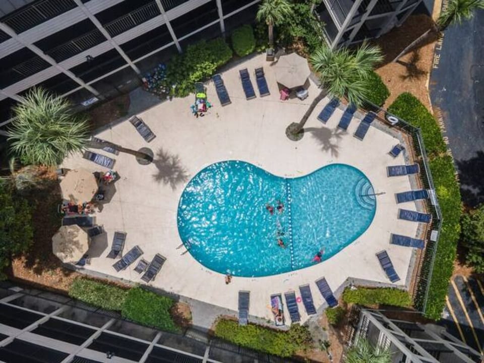 Seaside 2 pool