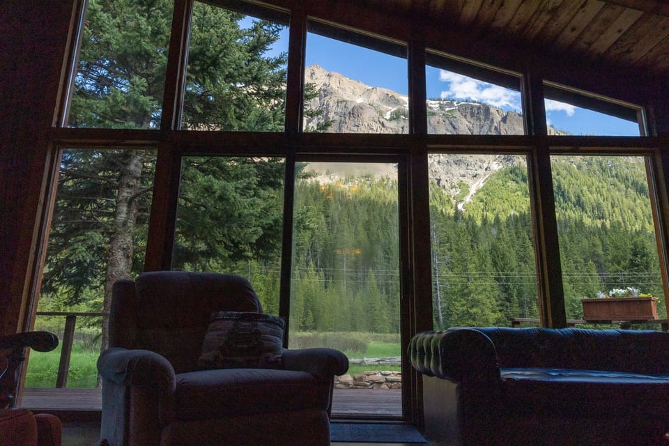 Living room view of Mount Republic