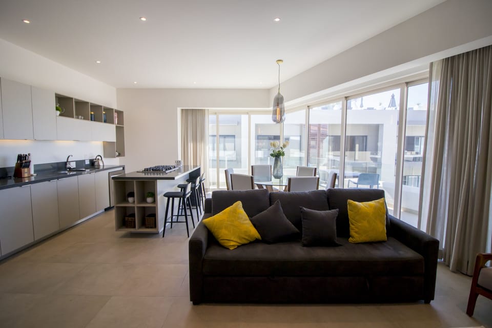 Pavilion 709, Living room. (MyPvRentals) 