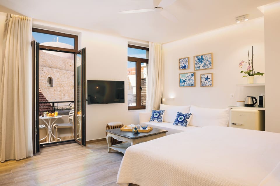 Junior Suite (max 2 adults) | Premium bedding, pillowtop beds, in-room safe, individually decorated