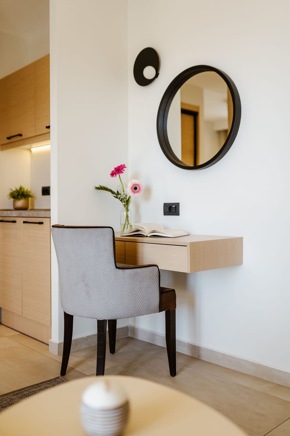 Luxury Suite | Living area | Smart TV, Netflix