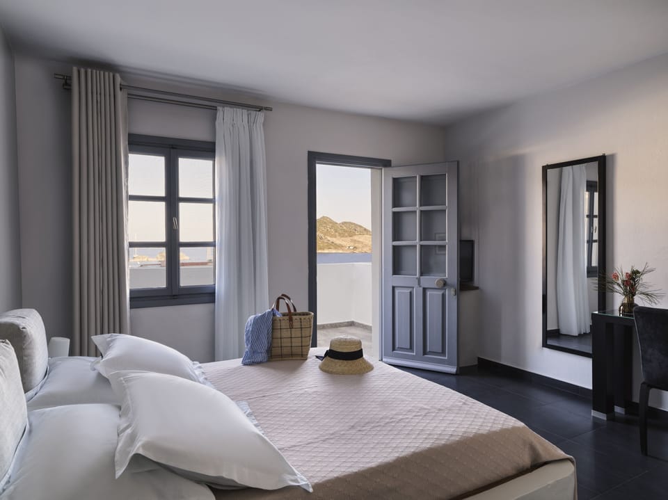 Deluxe Double with Sea View | Minibar, in-room safe, individually decorated, free WiFi