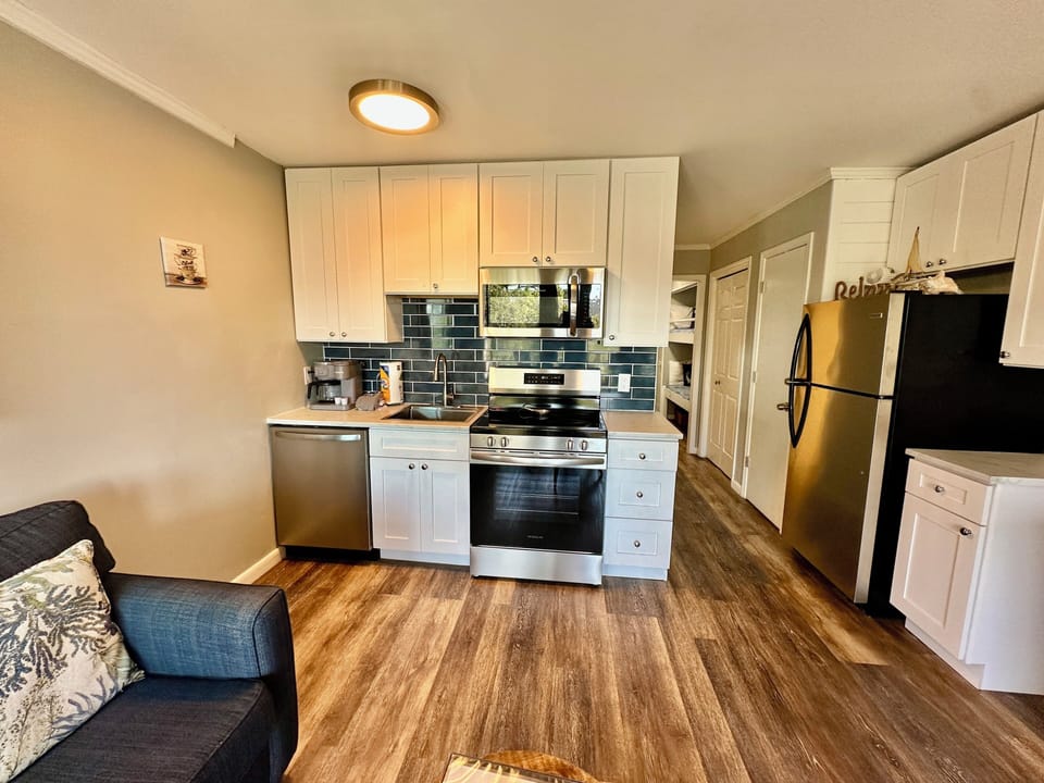 Kitchen - Beautiful stainless steel appliances