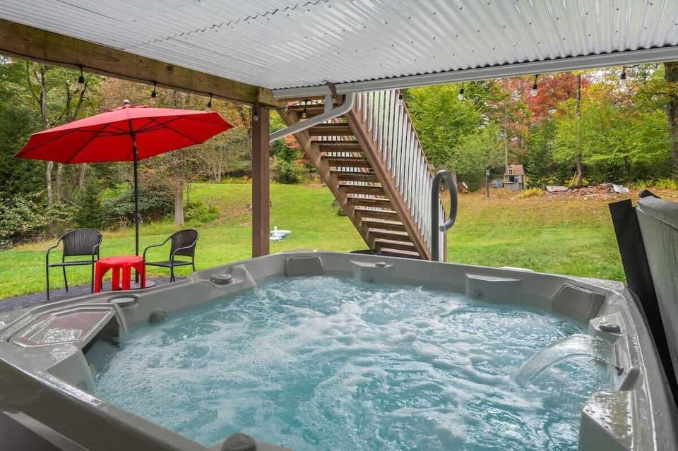 2025 hot tub.  Fits 7 comfortably.