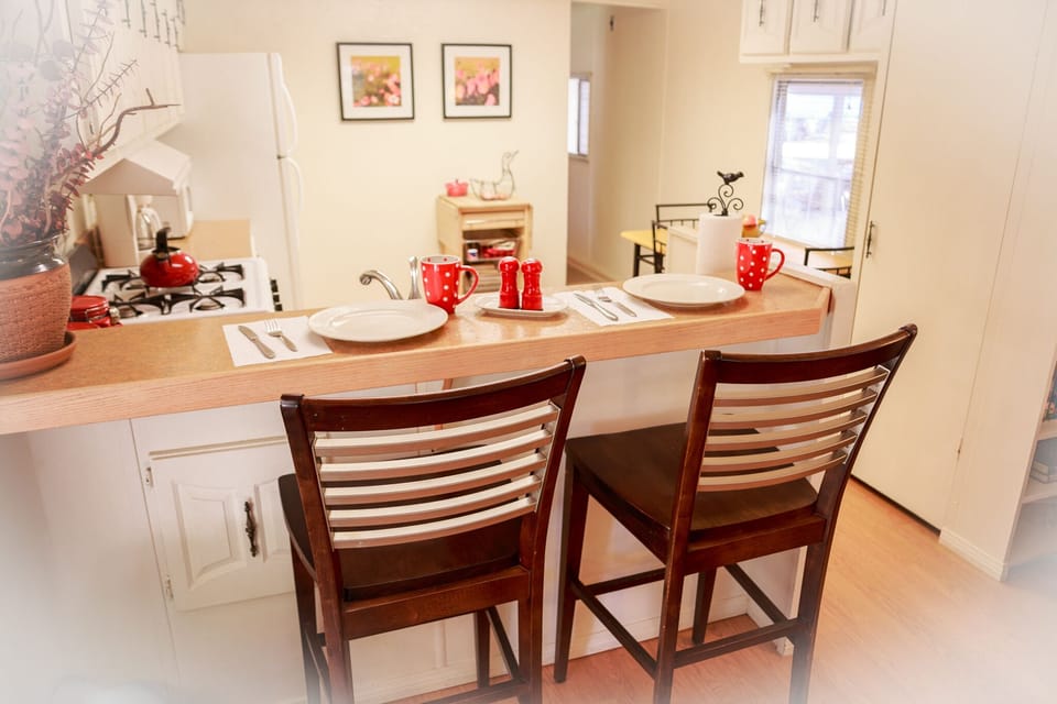 breakfast bar