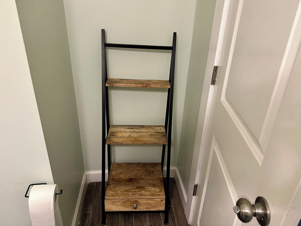 Bathroom - Extra storage space