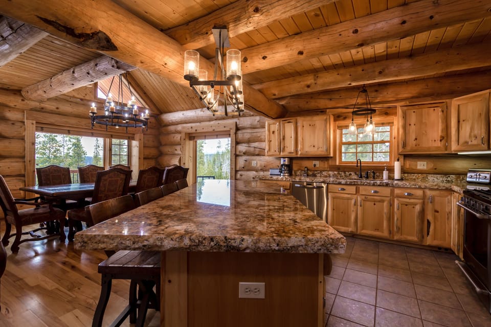 Open kitchen to dining room - great for entertaining!