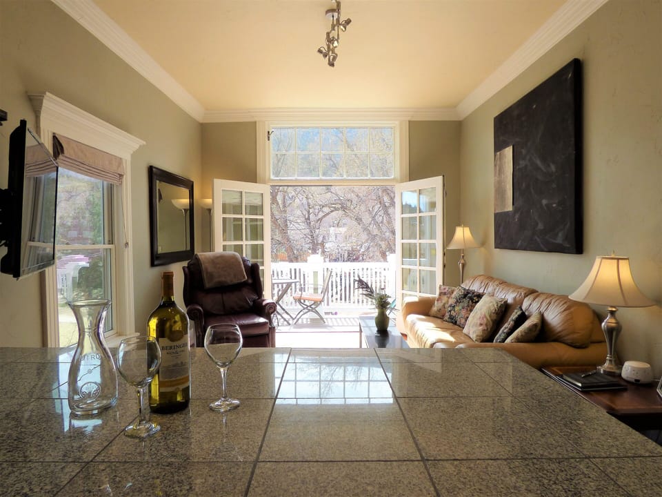 2nd Floor East breakfast bar and living room