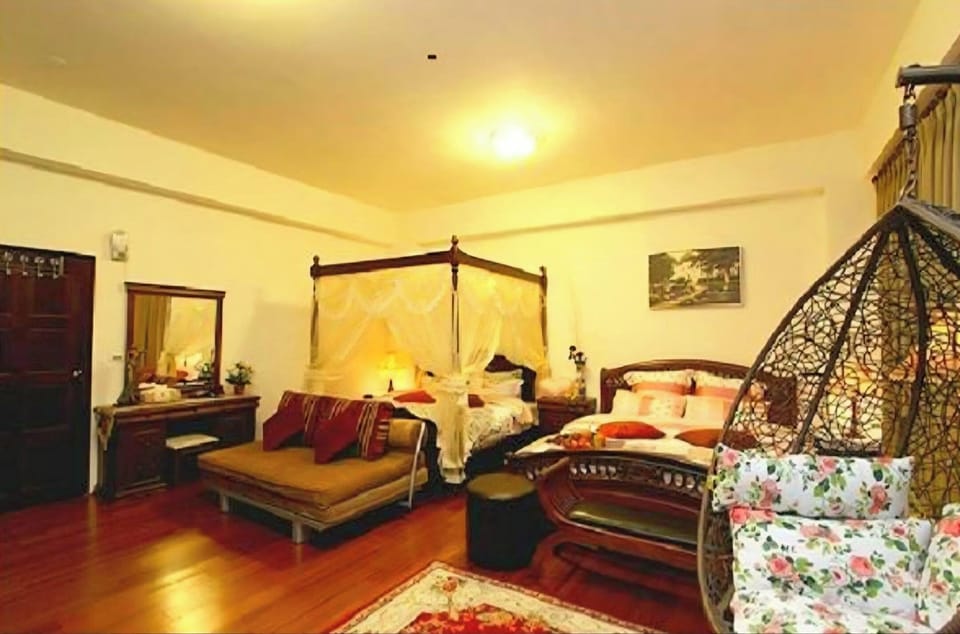 Deluxe Condo, Non Smoking | Down comforters, blackout drapes, soundproofing, iron/ironing board