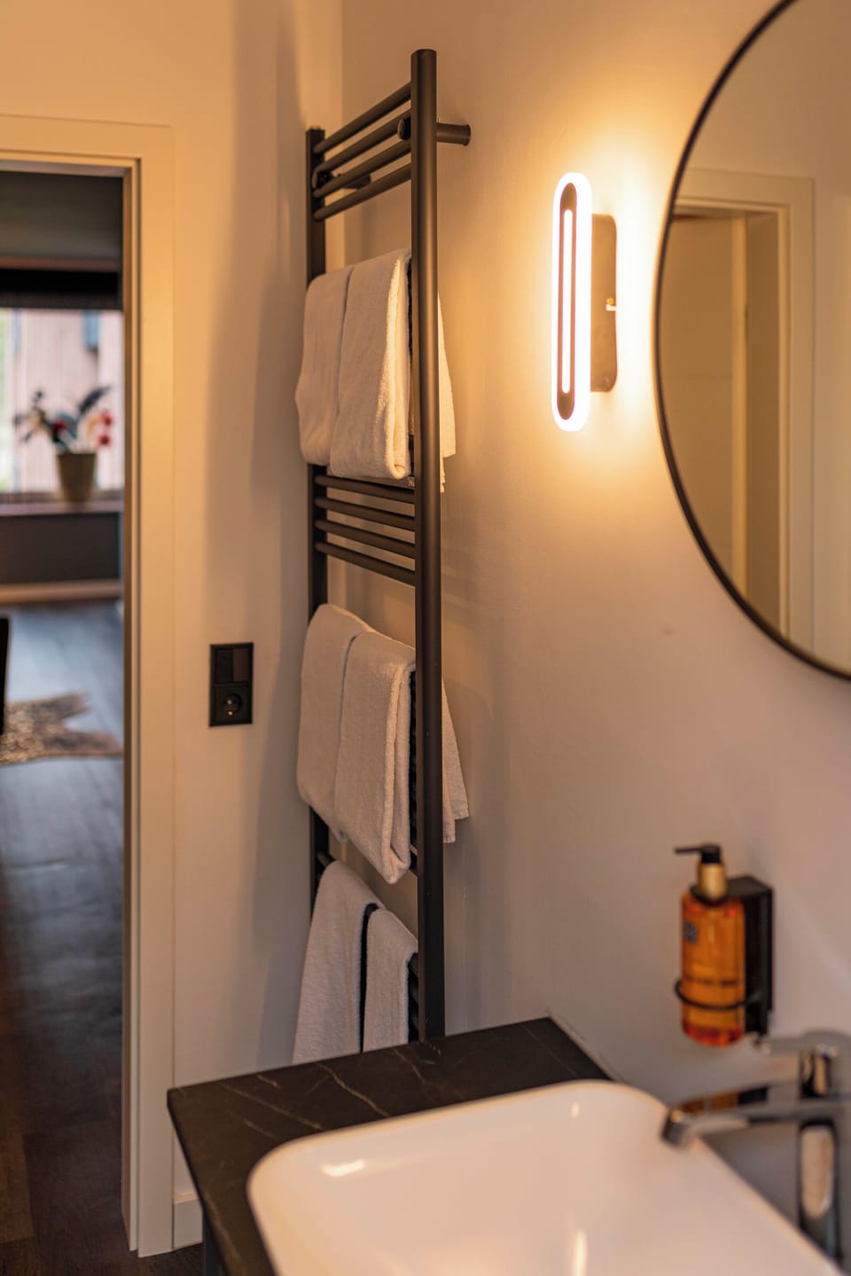 Shower, towels