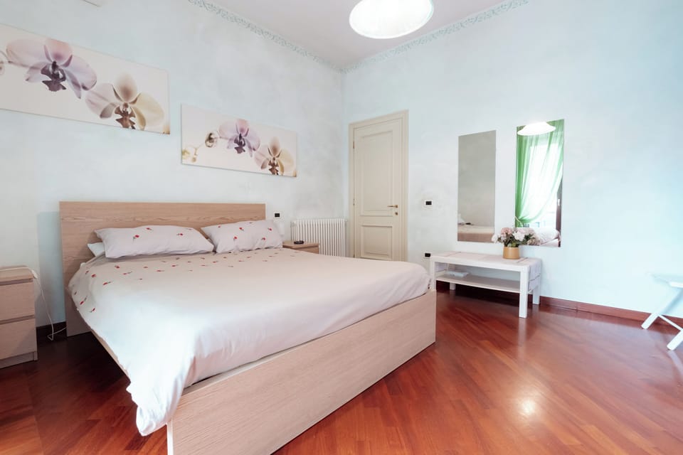Deluxe Room (2 Adults + 1 Child) | Premium bedding, down comforters, minibar, in-room safe
