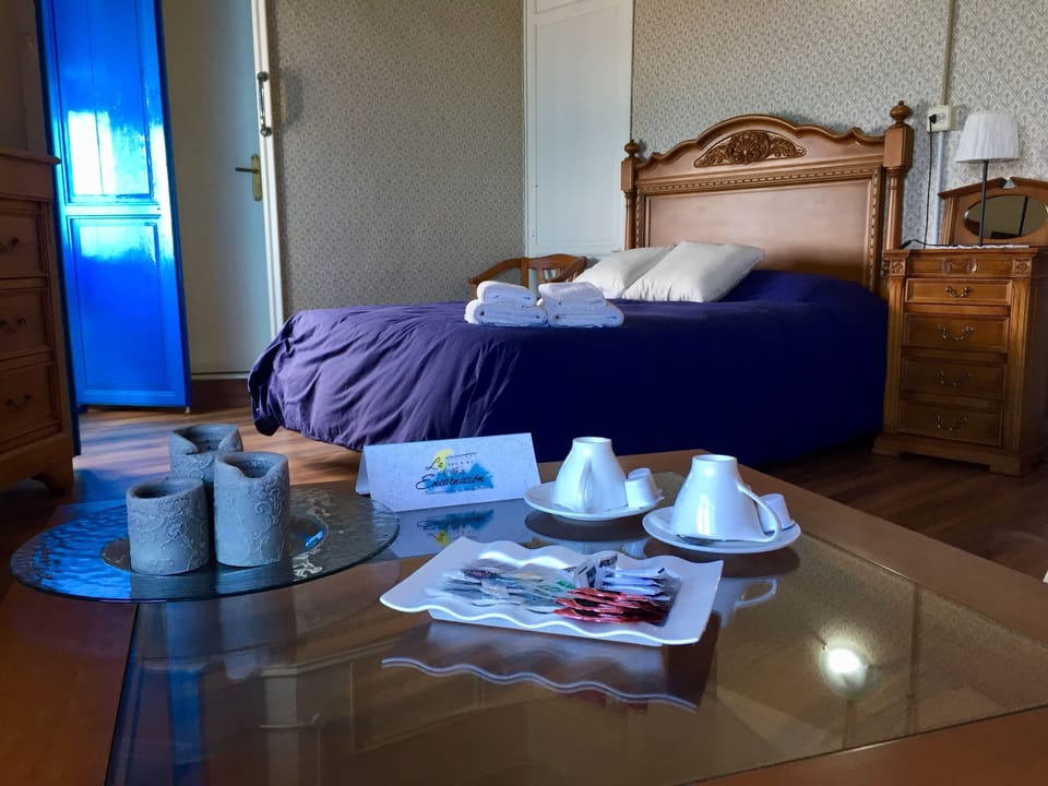 Superior Triple Room | Down comforters, desk, WiFi (free), bed sheets