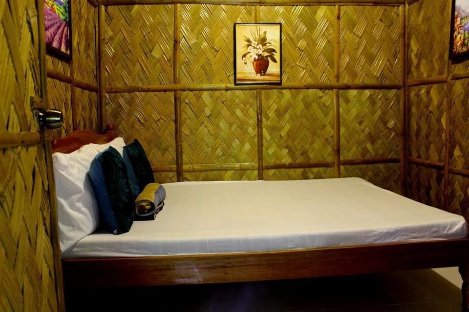 Basic Cottage, 1 Bedroom, Smoking | Bed sheets