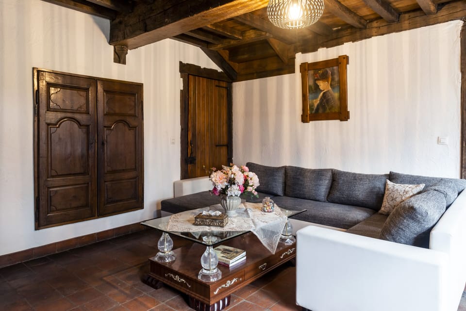 Economy Double Room | Lobby sitting area