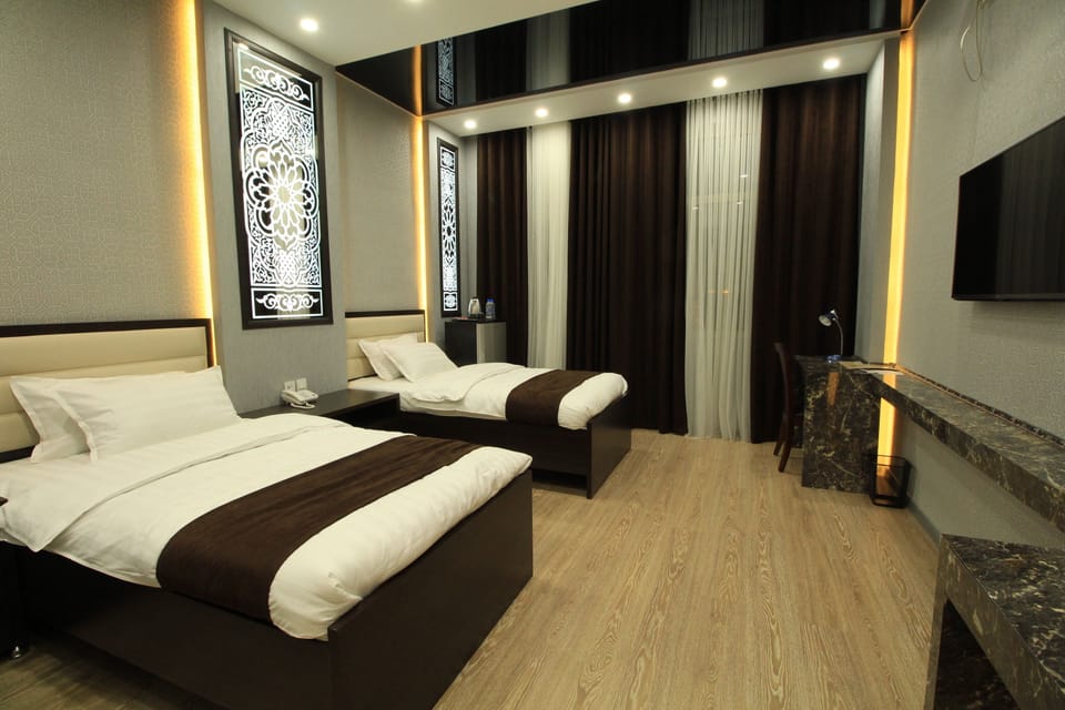 Comfort Double or Twin Room | In-room safe, desk, laptop workspace, soundproofing