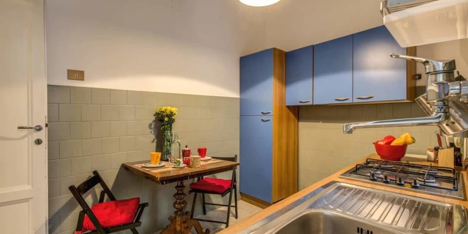 Apartment, 3 Bedrooms, Non Smoking | Private kitchen | Full-size fridge, oven, stovetop, espresso maker