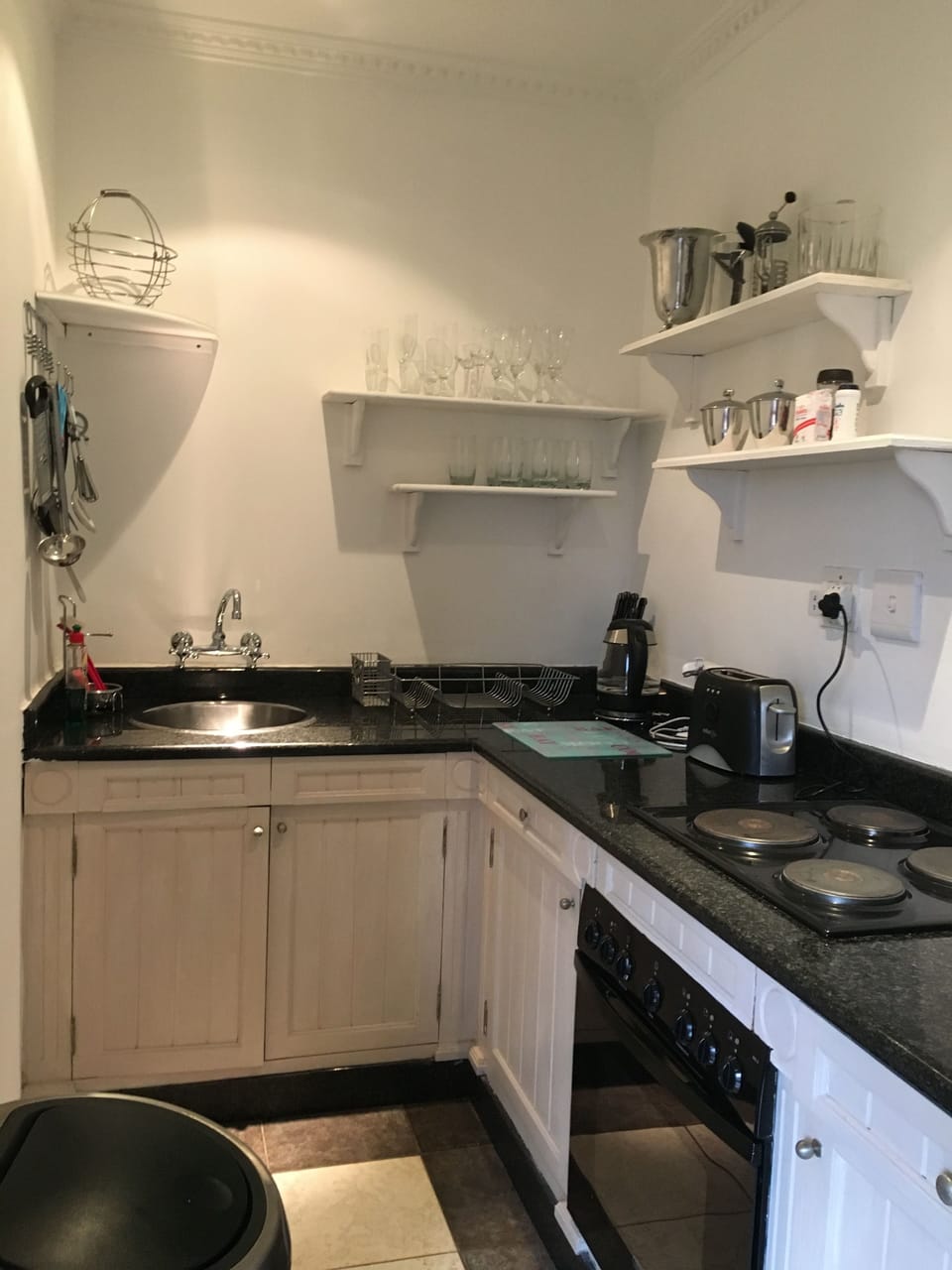 Studio | Private kitchen | Fridge, microwave, oven, stovetop