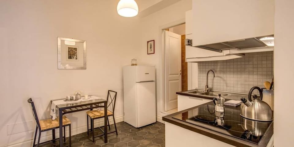 Apartment, 1 Bedroom | In-room dining