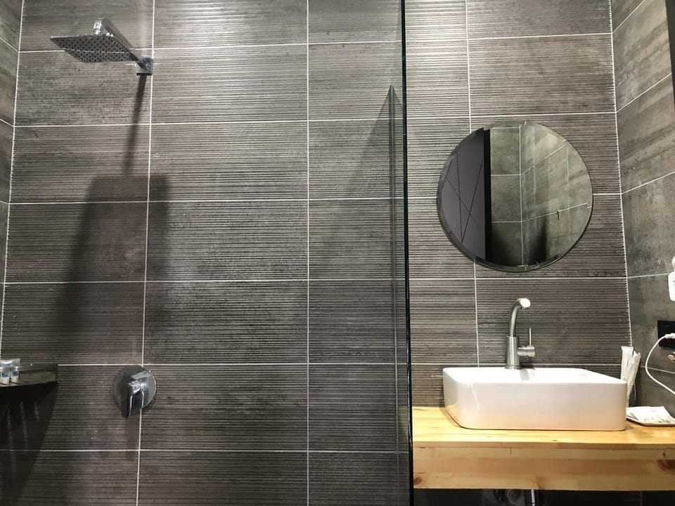 Comfort Double Room, 1 Bedroom, Balcony | Bathroom | Shower, free toiletries, hair dryer, towels
