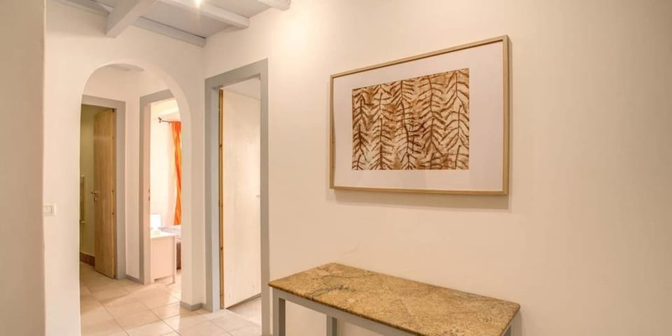 Apartment, 3 Bedrooms | 3 bedrooms, individually decorated, individually furnished, desk