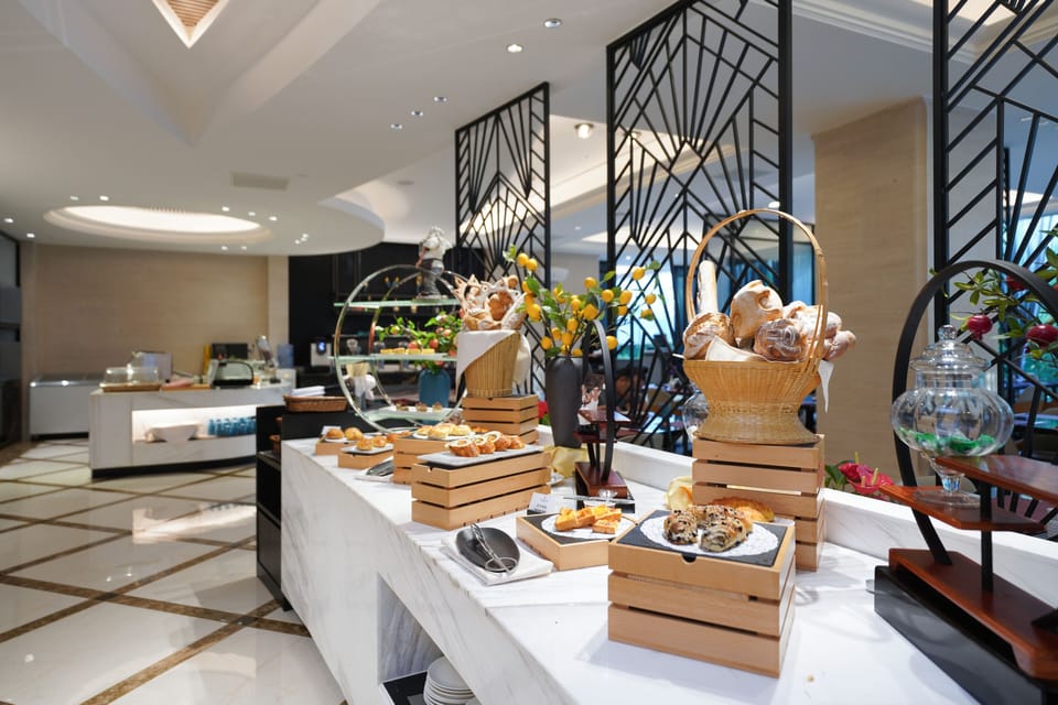 Daily buffet breakfast for a fee