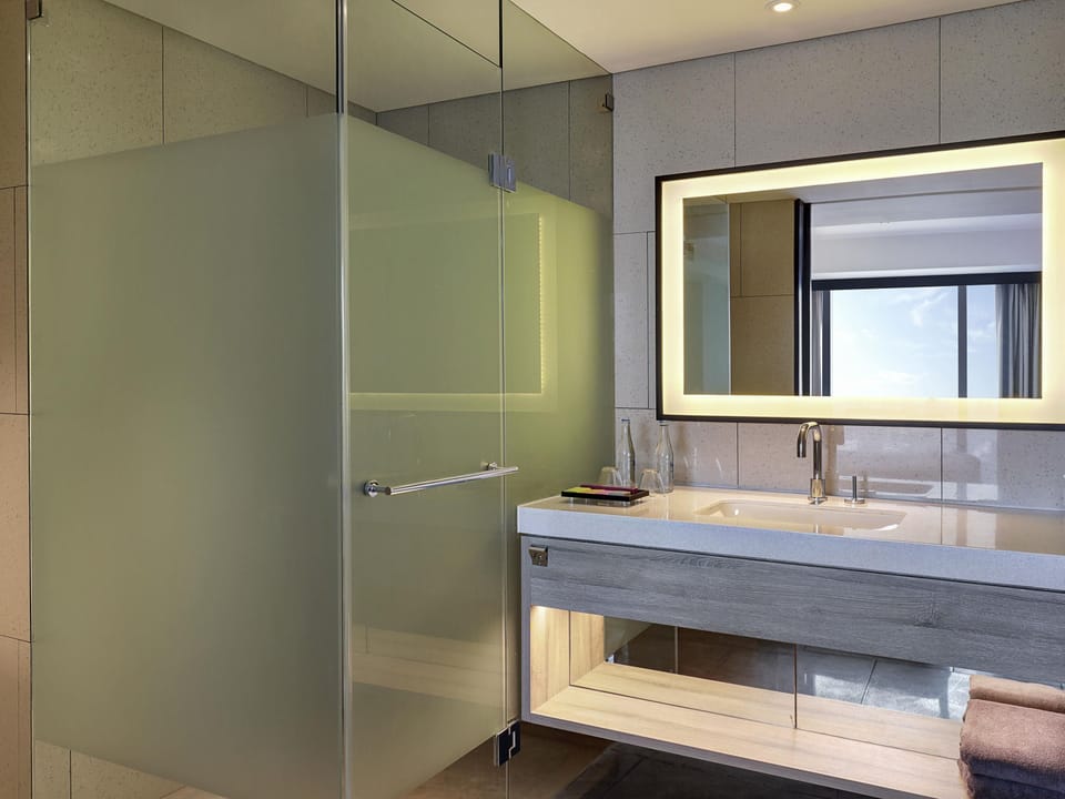 Minibar, in-room safe, desk, soundproofing