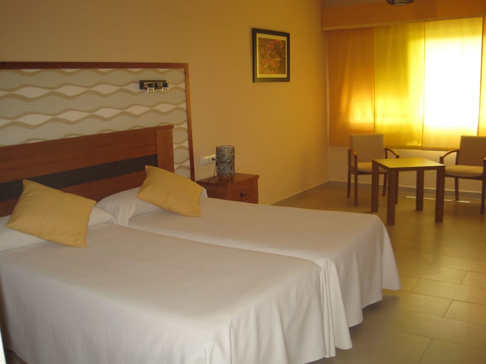 Double Room | 1 bedroom, desk, soundproofing, travel crib