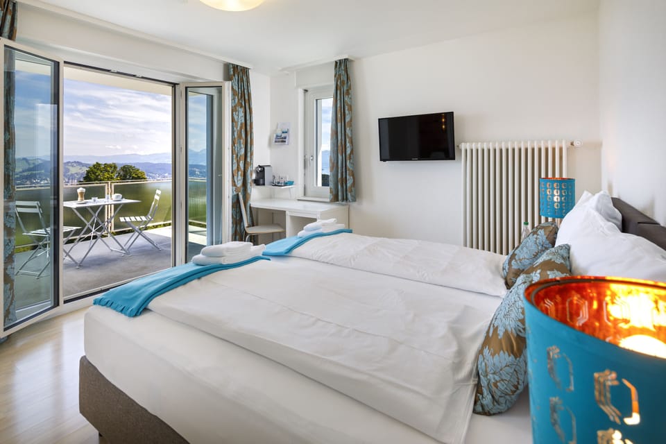 Double Room | Desk, blackout drapes, free WiFi, bed sheets