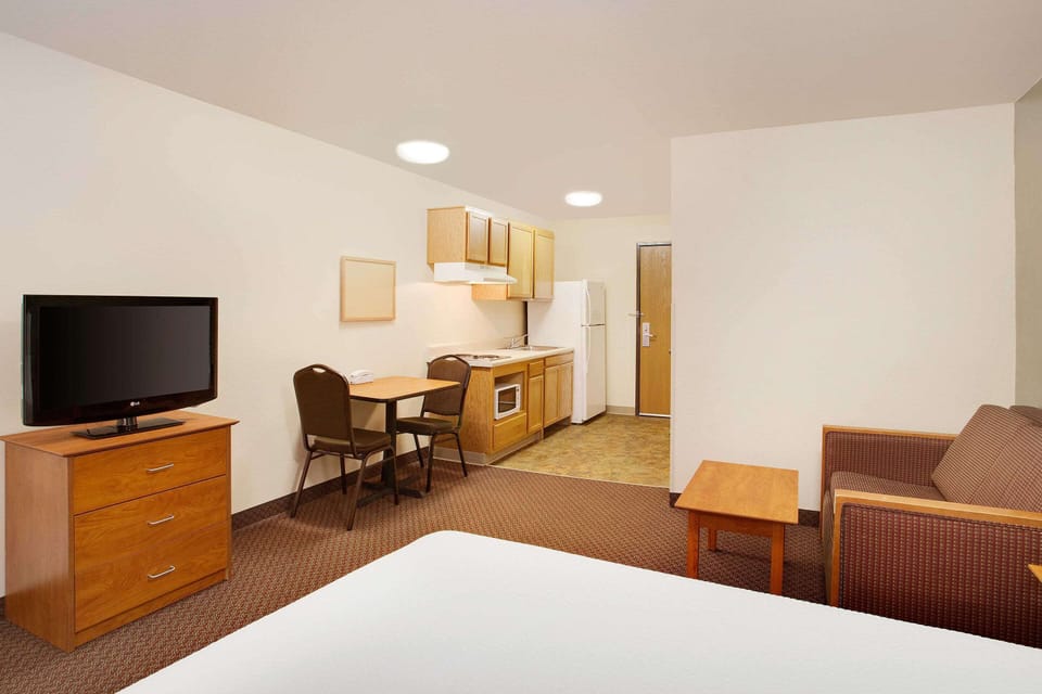 Desk, iron/ironing board, free WiFi, bed sheets