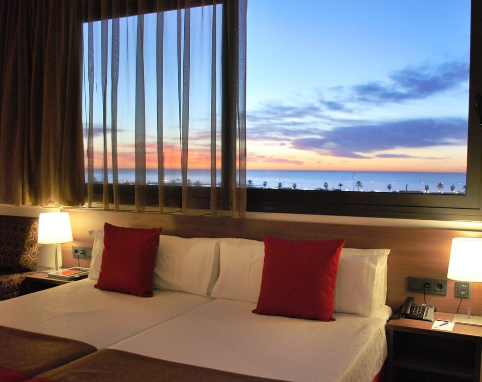 Superior Double Room | In-room safe, desk, blackout drapes, soundproofing