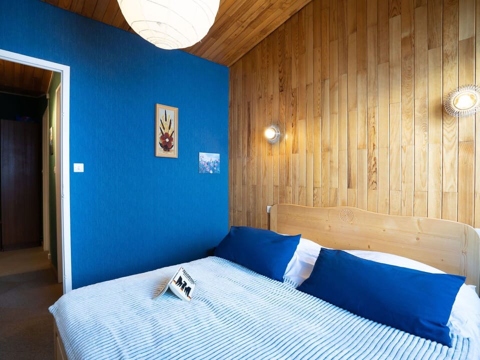 Property, Light, Comfort, Blue, Azure, Building, Wood, Interior Design, Door, House