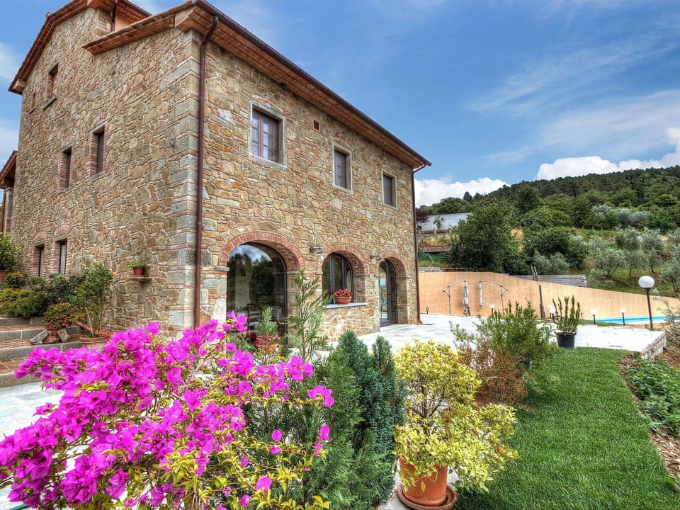 Property, House, Building, Flower, Real Estate, Villa, Rural Area, Estate, Plant, Architecture