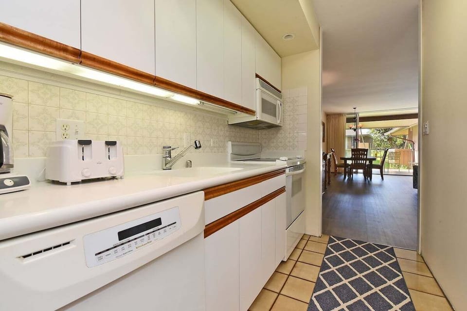 Enjoy cooking in your fully furnished kitchen