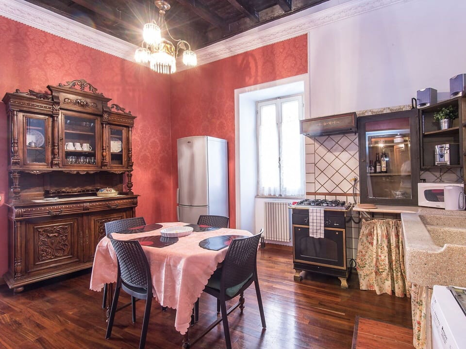 Room, Furniture, Interior Design, Property, Building, Ceiling, House, Wood Flooring, Floor, Hardwood
